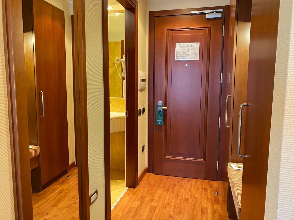 Premium King Room