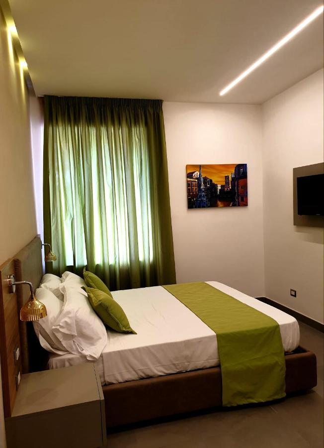 Queen Room,1013706346:JPEG