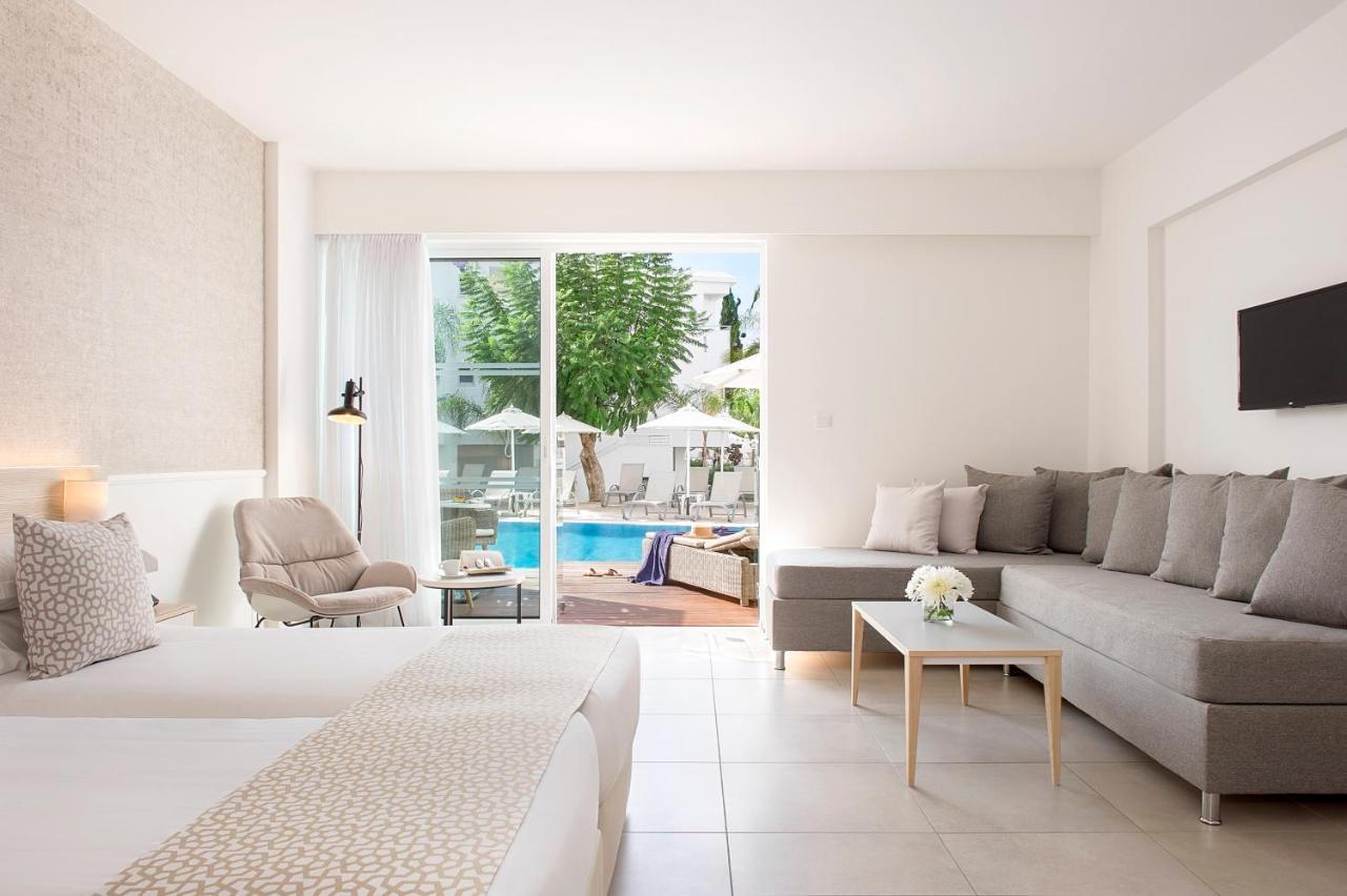 Junior Suite Swim-up