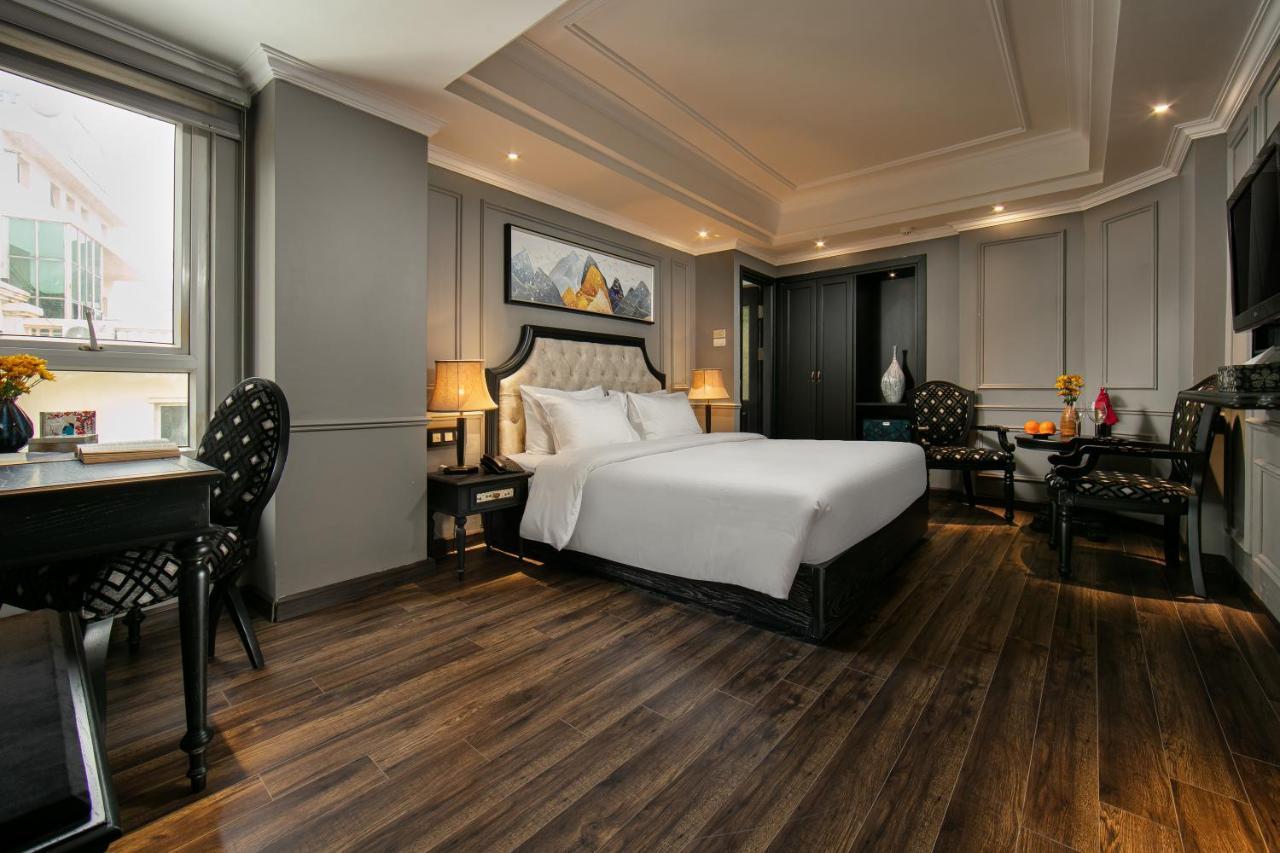 Senior Suite Room,1077974965:JPEG