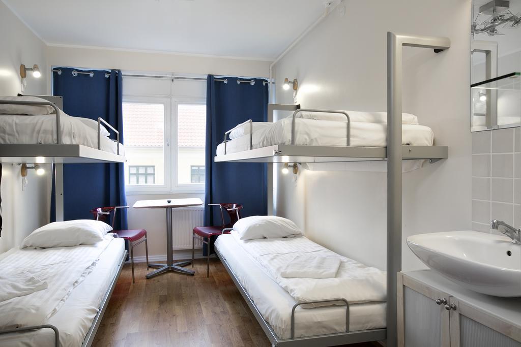 Chambre Triple avec Salle de Bains Commune