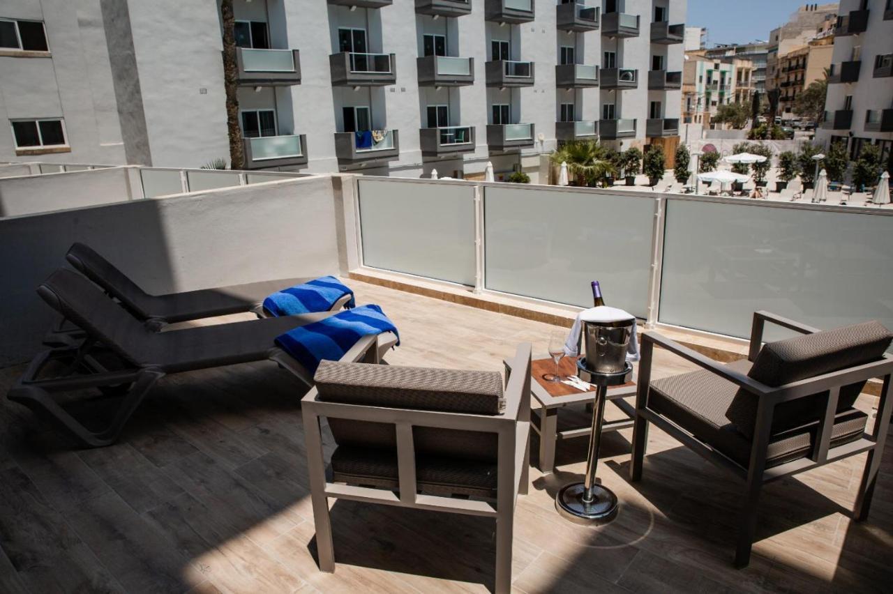 Double Room with Terrace - Free Access to Toy Room Club,1285940533:JPEG