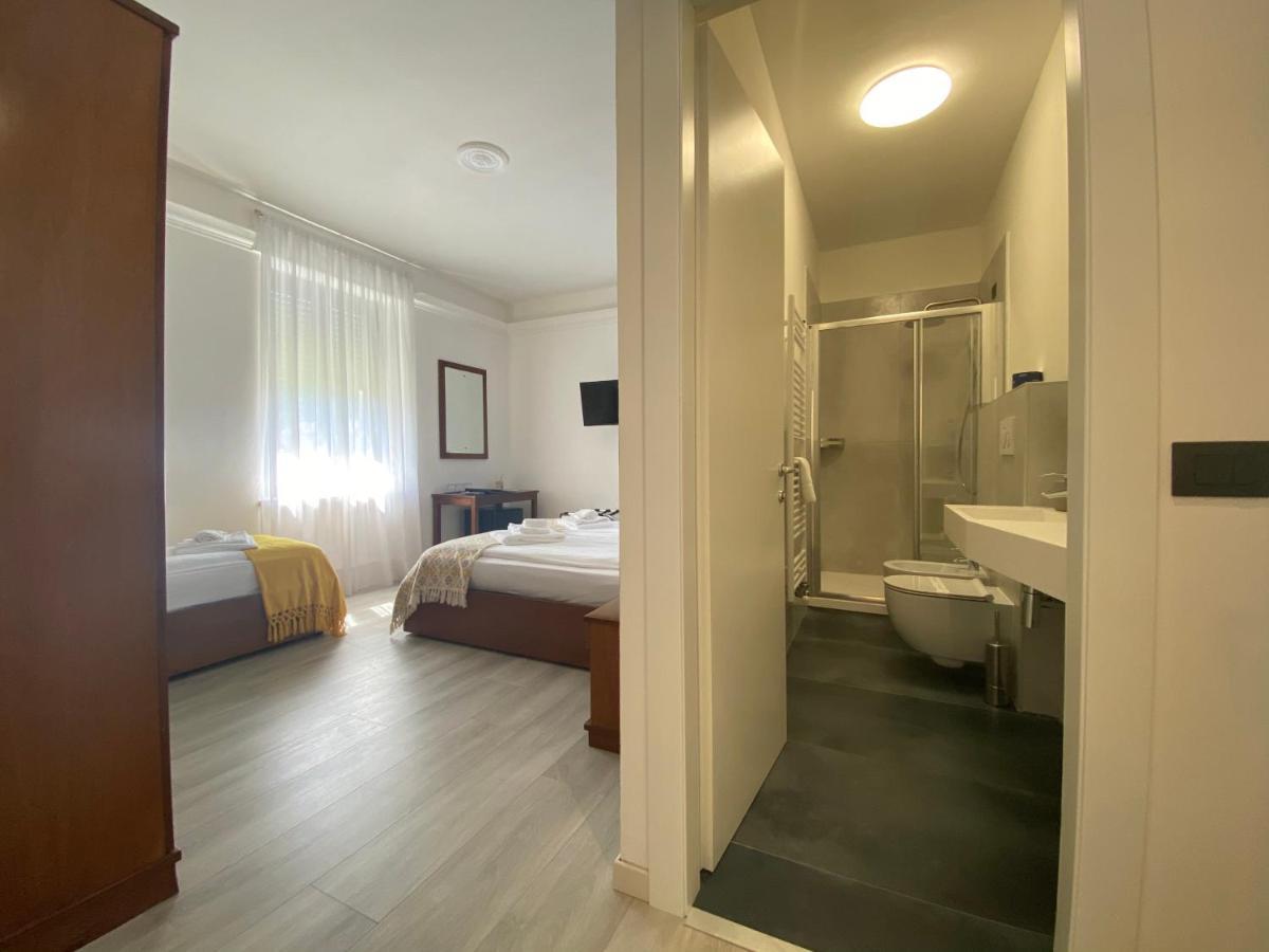 Triple Room with Lake View