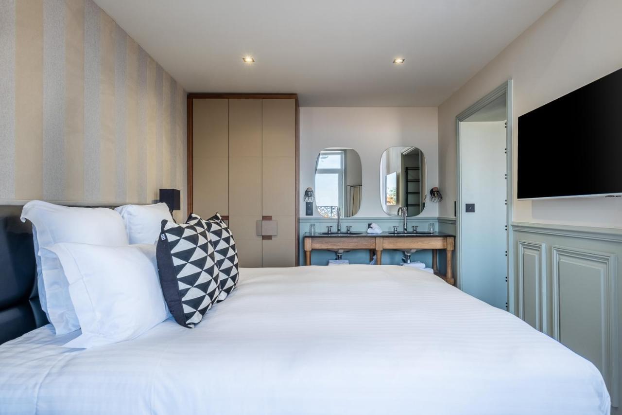 Suite with Terrace and Jacuzzi
