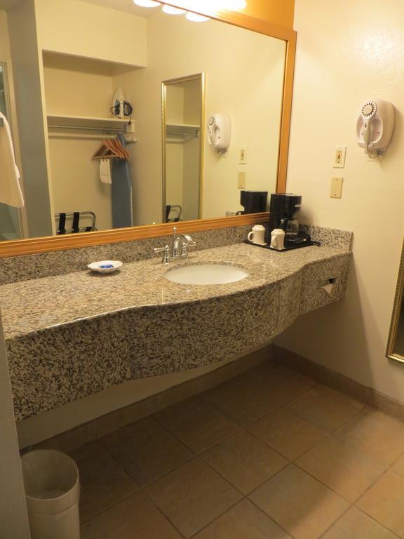 King Suite,115165643:JPEG