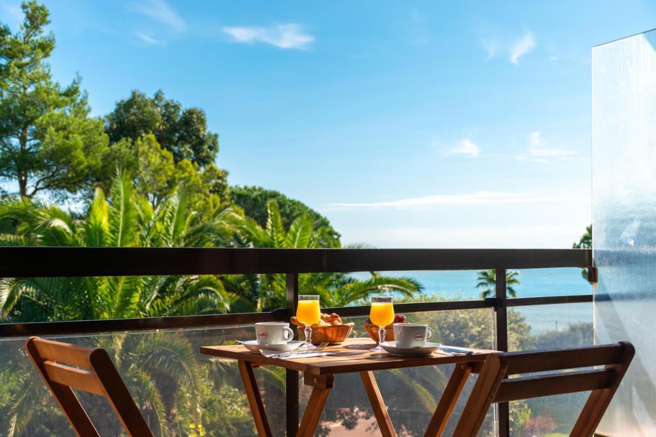 Seaside Twin Room with terrace