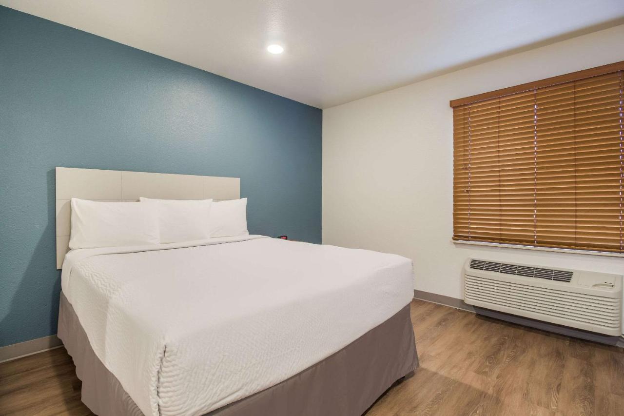 Queen Room - Accessible/Non-Smoking