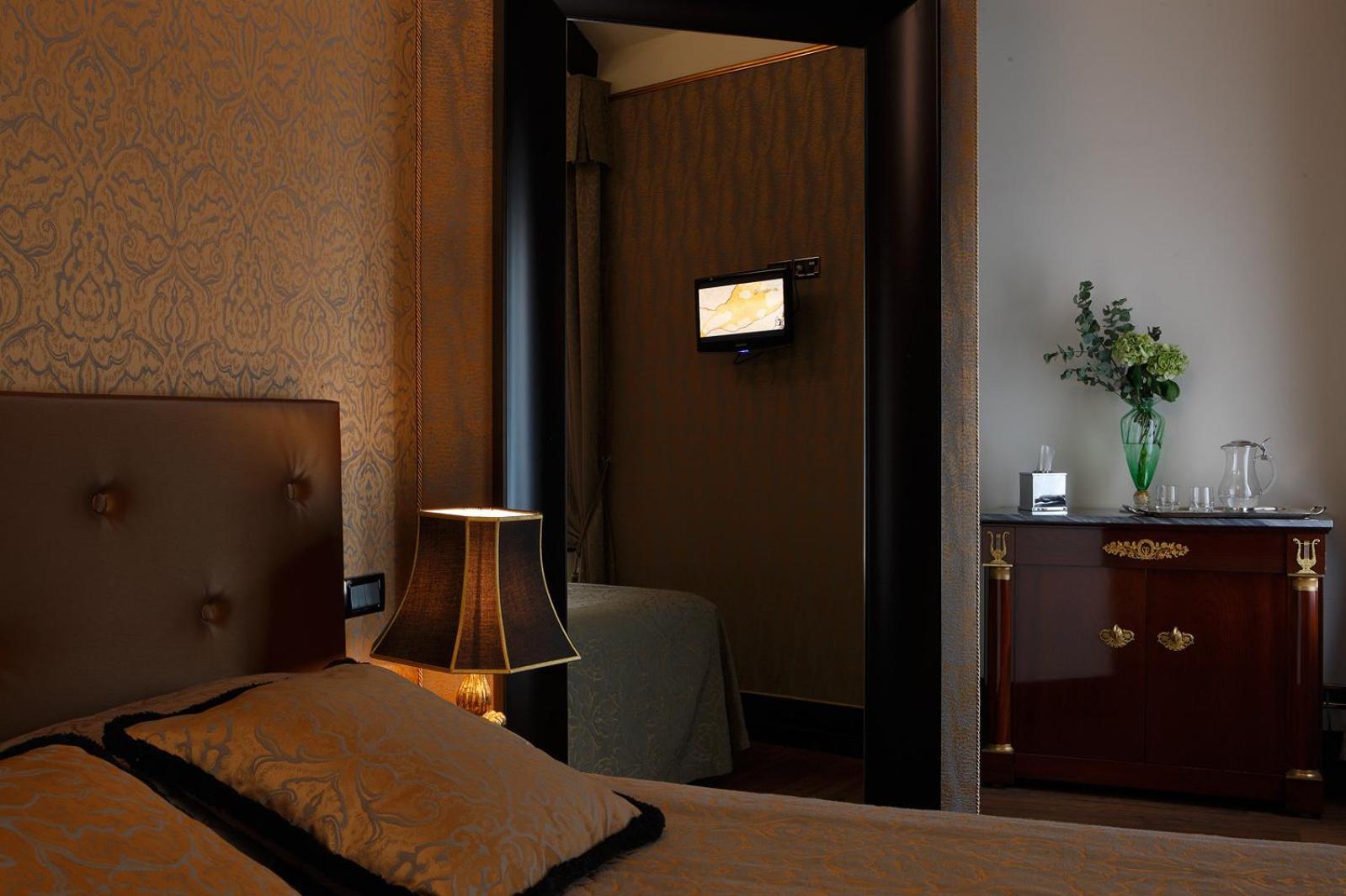 Double Room,1498994557:JPEG