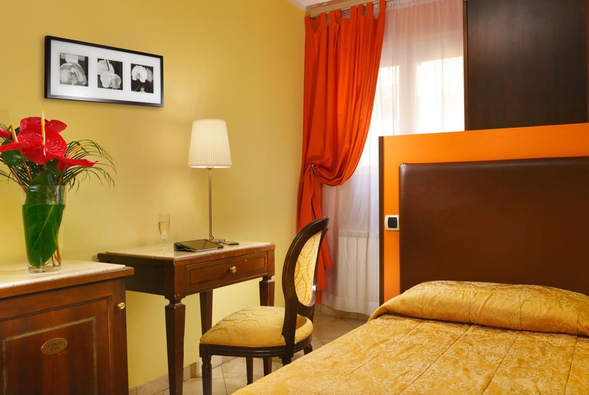 Single Room,1209568279:JPEG