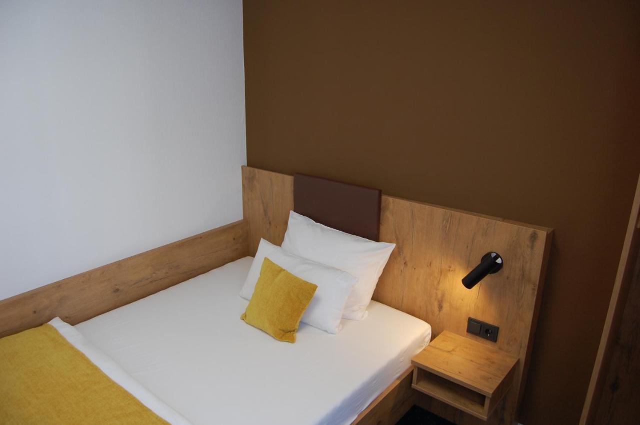 Single Room,1225738364:JPEG