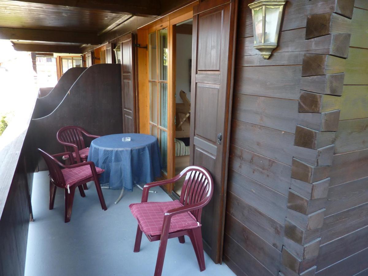 Apartment mit Balkon