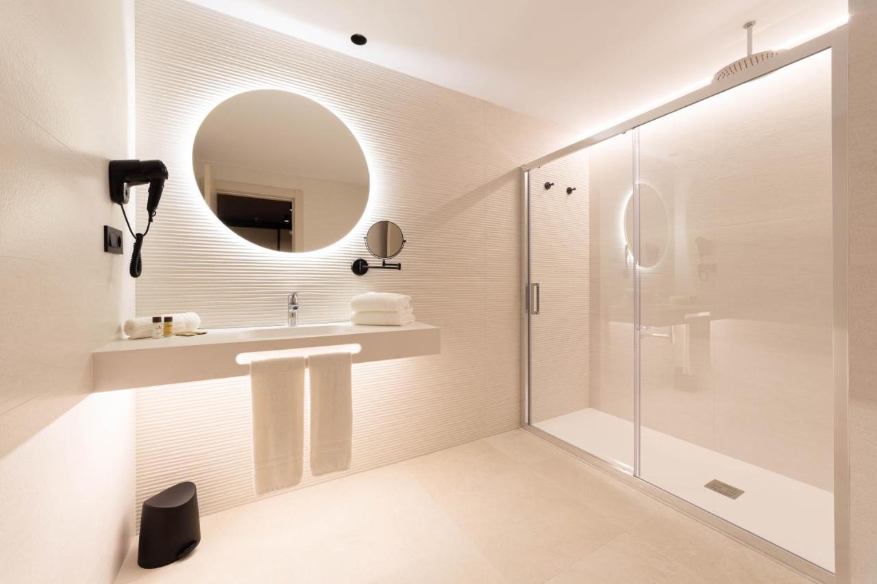 Quarto com Cama de Casal ou 2 de Solteiro