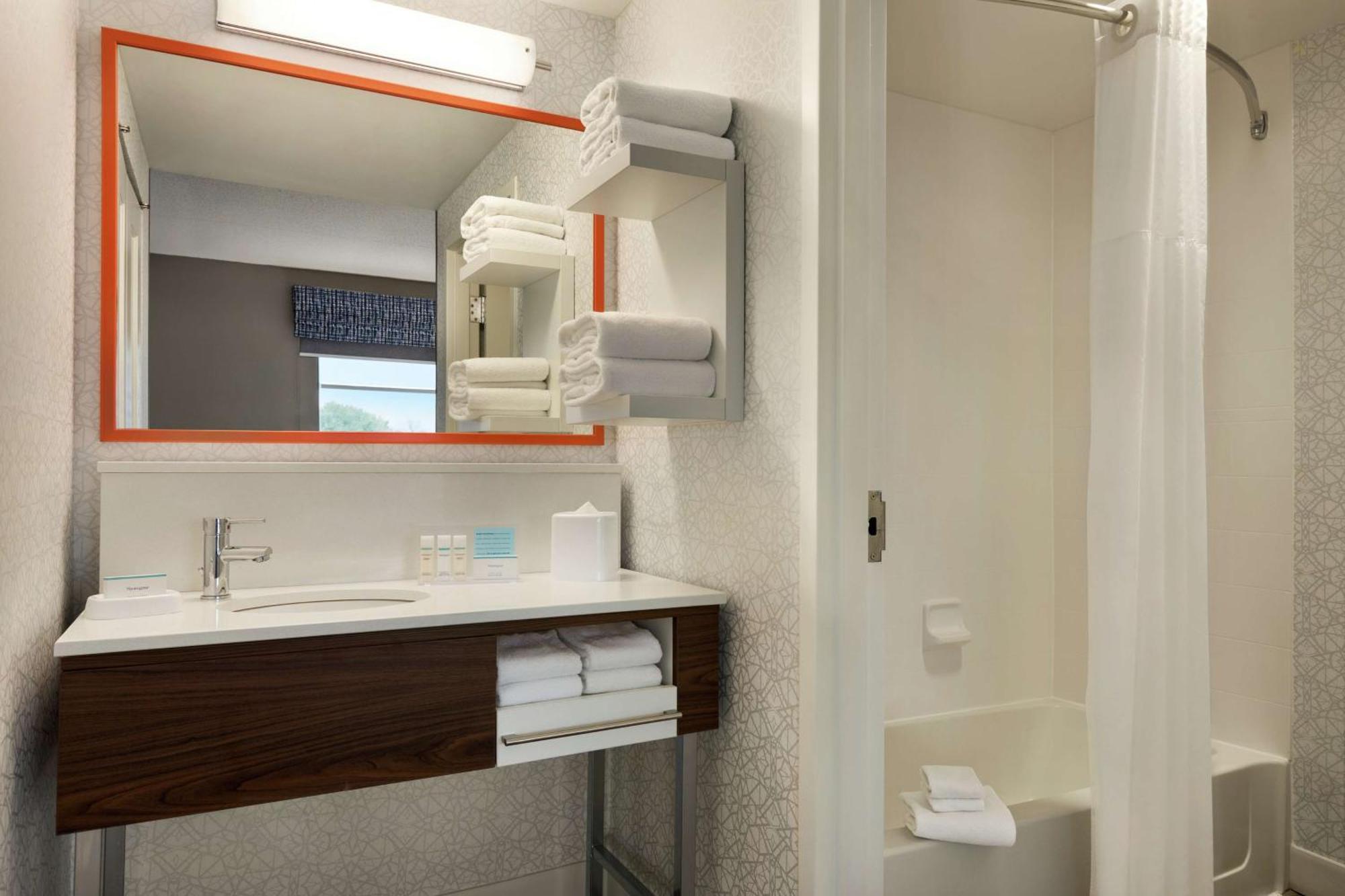 Room with Two Queen Beds - Non-Smoking