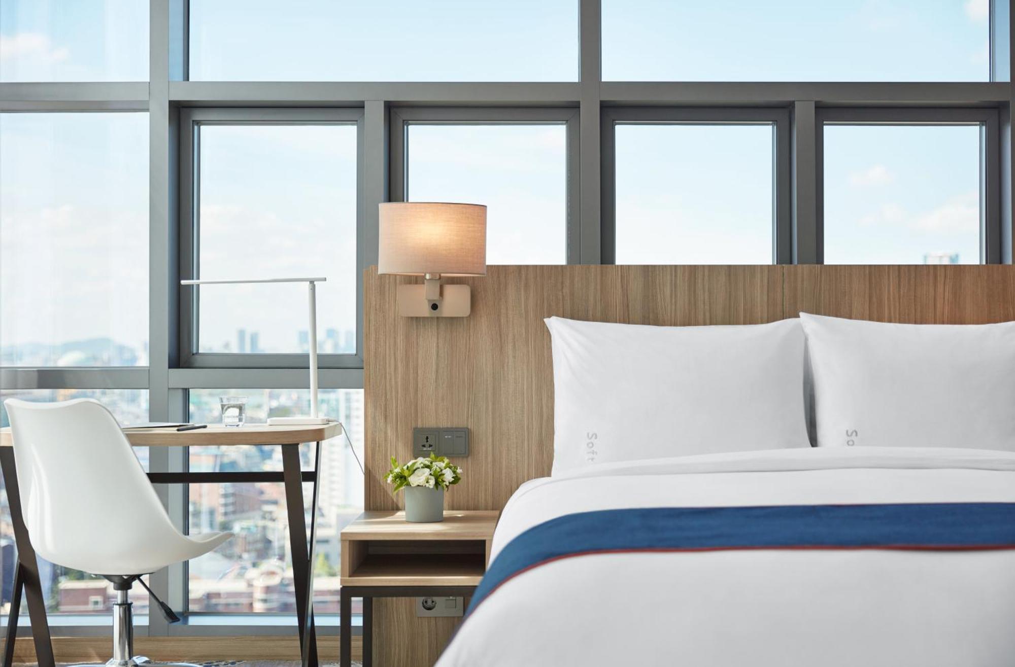 Standard Queen Room with City View - Free Breakfast,1635090529:JPEG