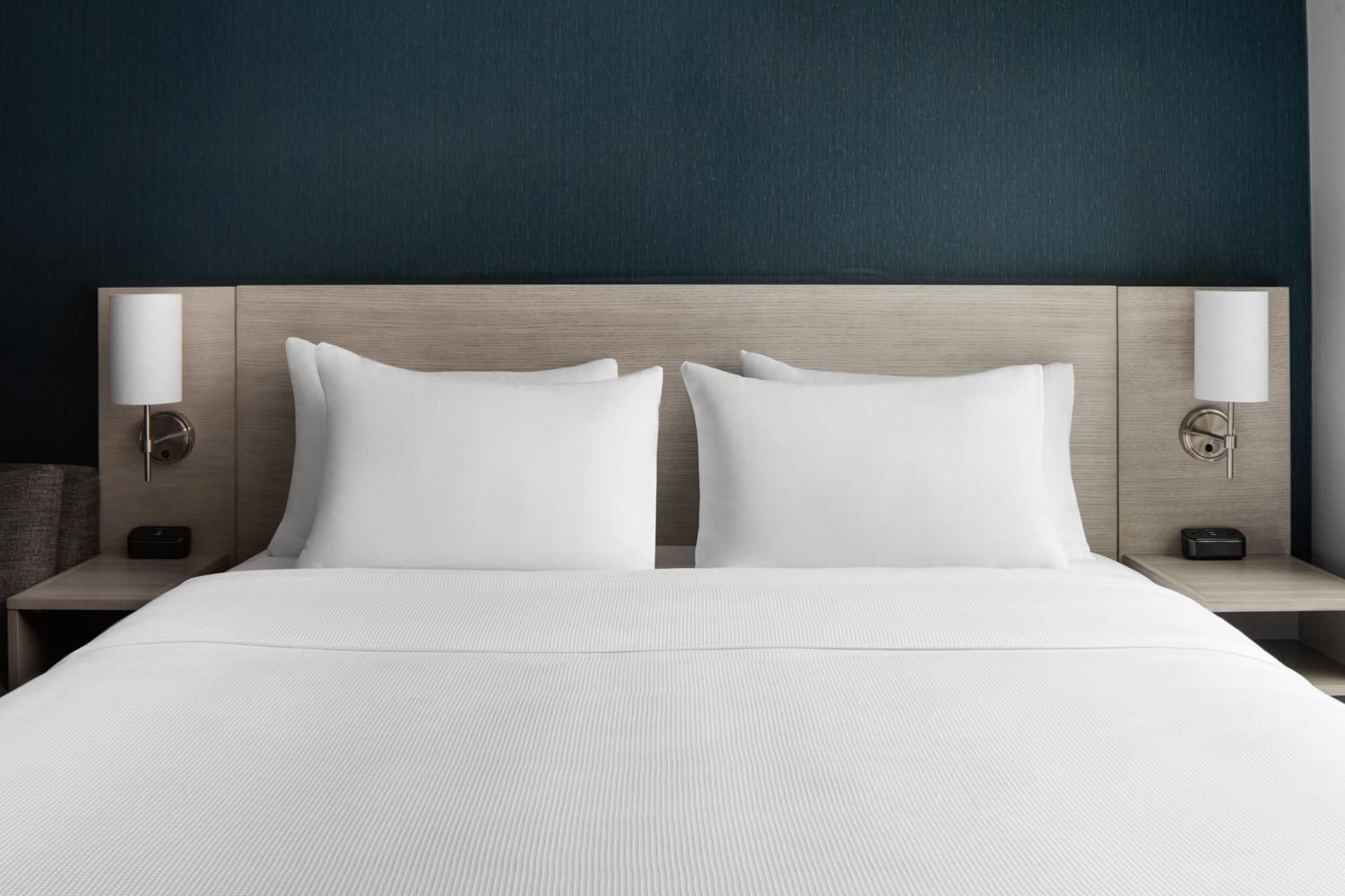 Habitación con cama extragrande y ducha a ras de suelo - Adaptada para personas con movilidad reducida