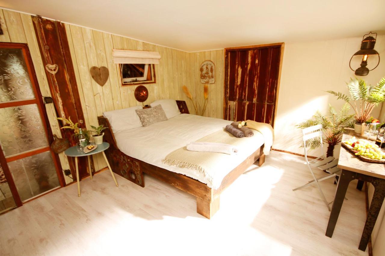Doppelzimmer mit Gartenblick
