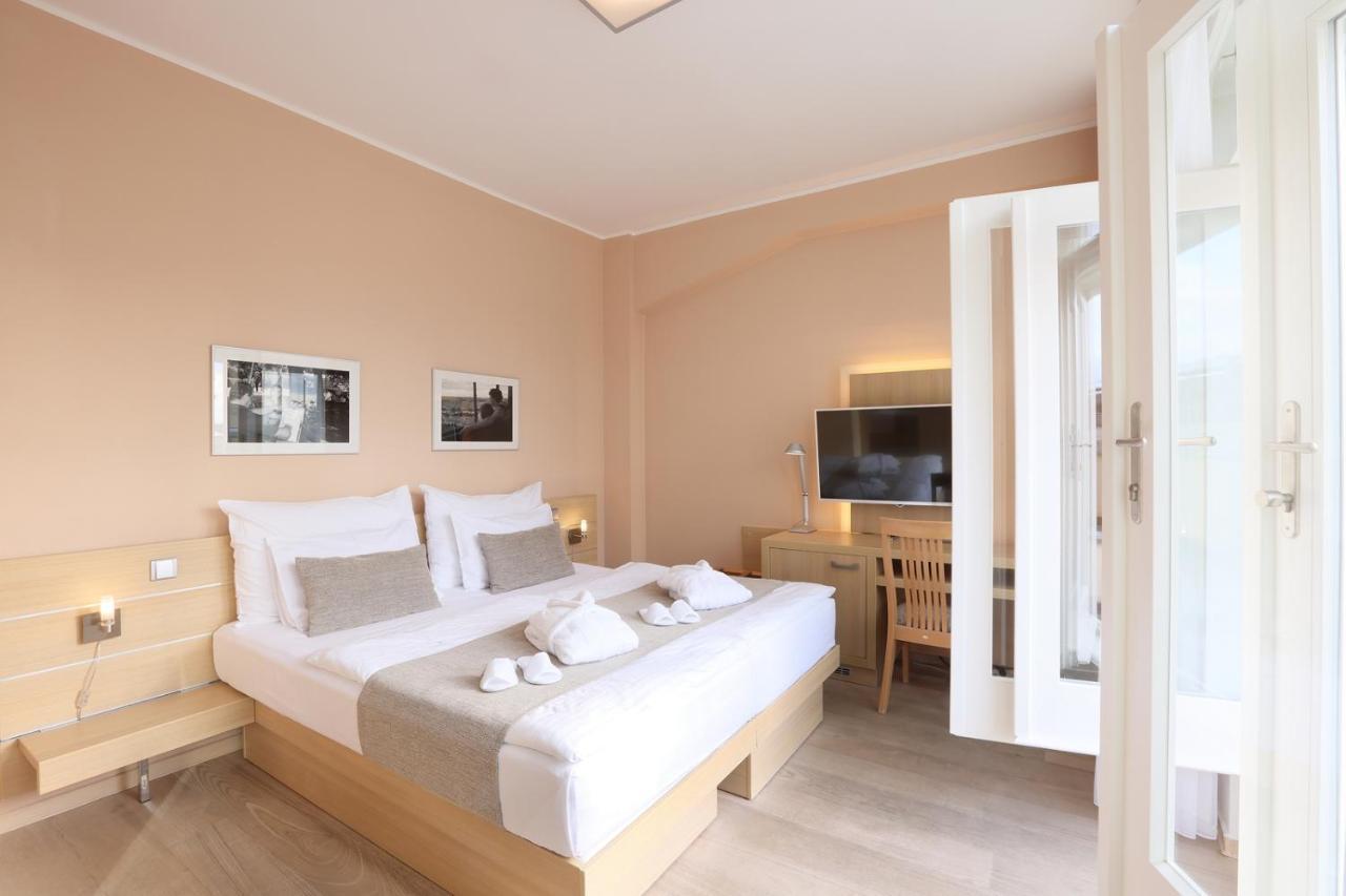 Suite with Terrace,1307162185:JPEG