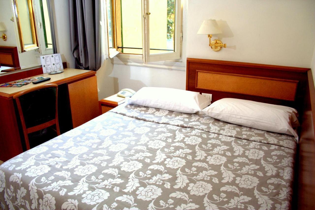 Economy Double or Twin Room,1344794579:JPEG