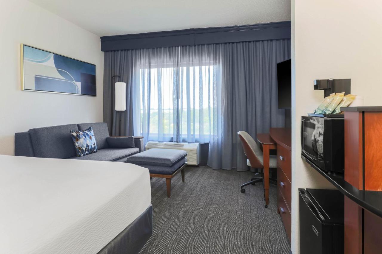 King Room Roll Shower Sofa Bed Mobility Access or Hearing Accessible,1769535172:JPEG
