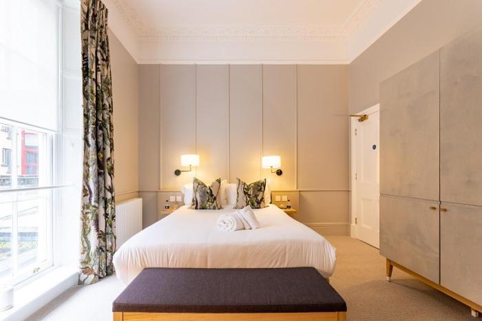 Virginia Woolf Signature Suite,1498571593:JPEG