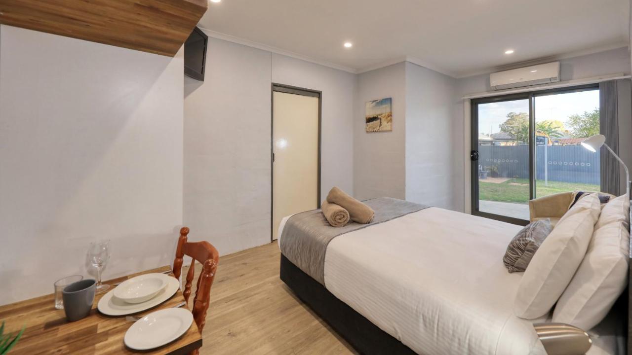 Standard Queen Room - Pet Friendly