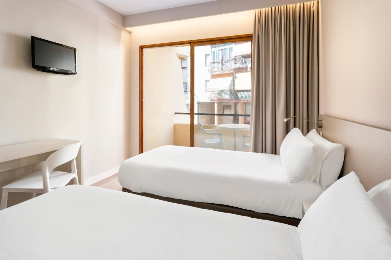 Twin Room Balcony,1398801557:JPEG