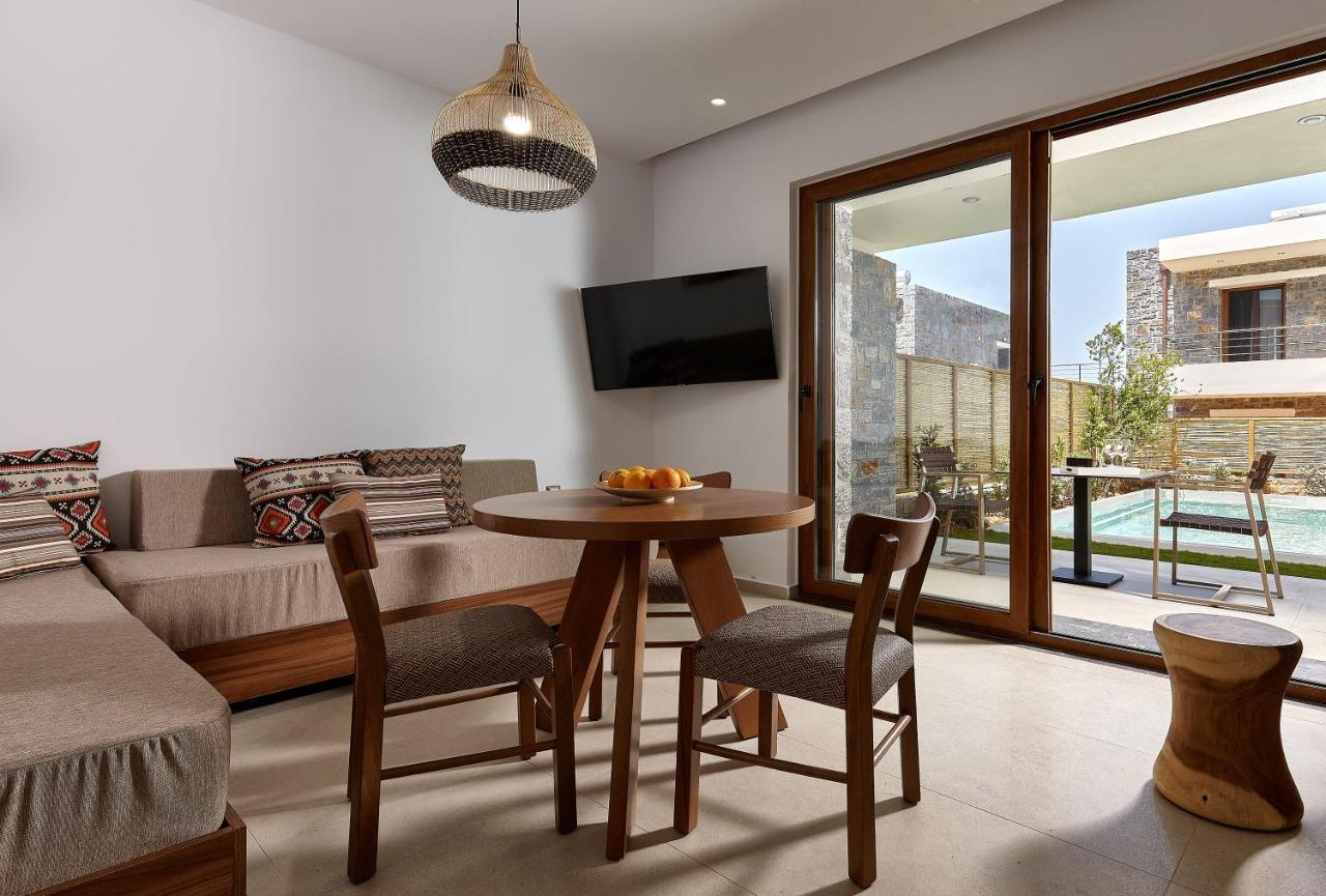 One Bedroom Suite with Private Pool and Garden,1402144262:JPEG