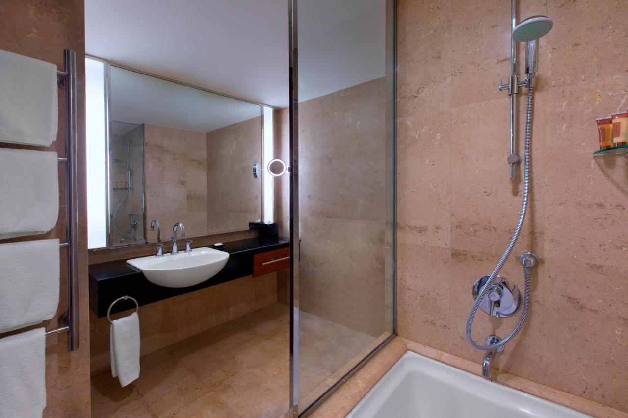 Premium Deluxe Zimmer mit 1 Kingsize-Bett und Flussblick