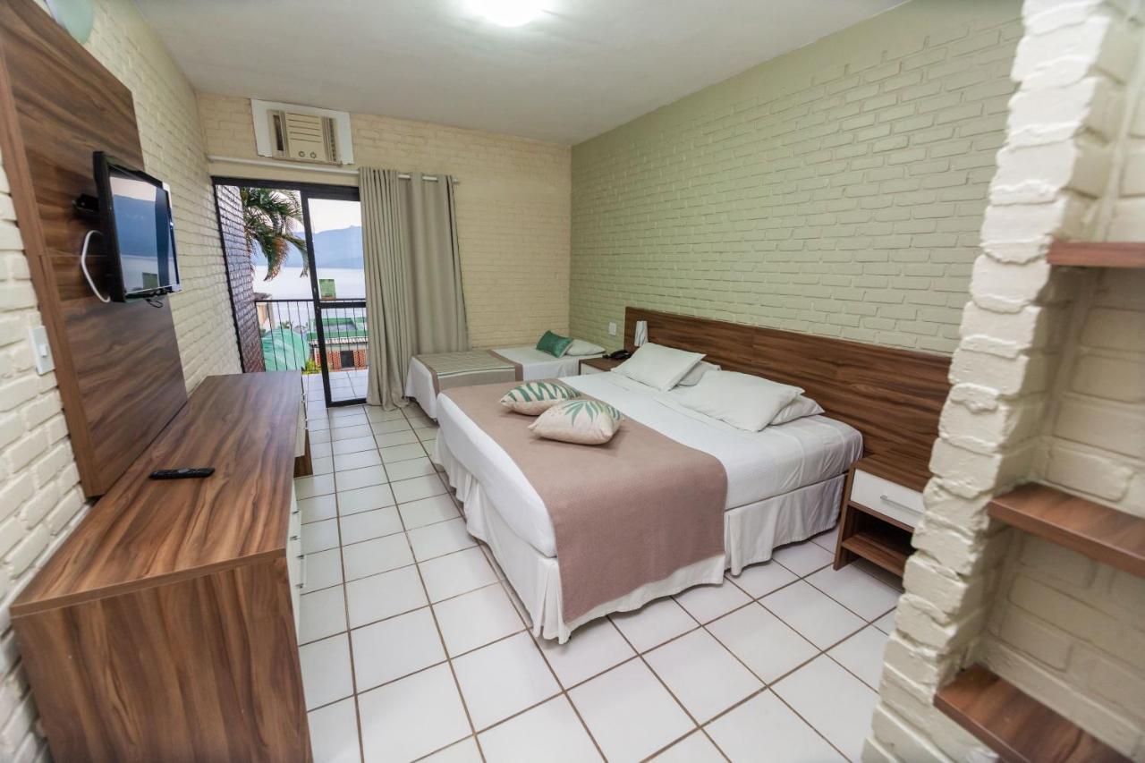 Habitación Estándar con vistas parciales al mar