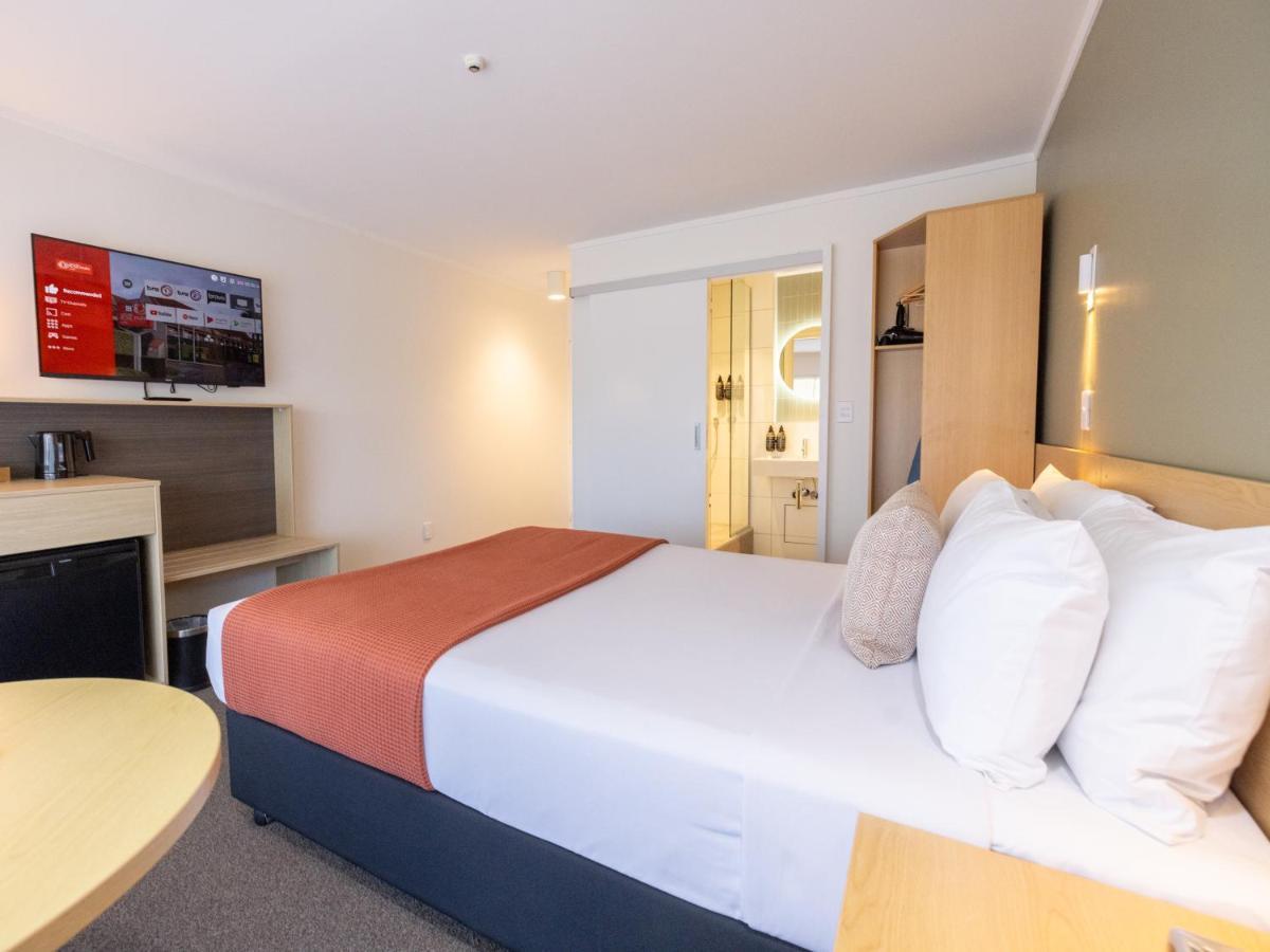 Queen Room with Two Queen Beds - Hearing Accessible