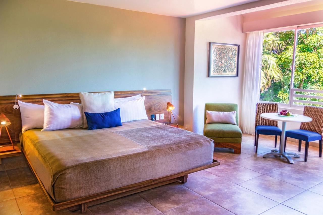Deluxe Room One King Bed