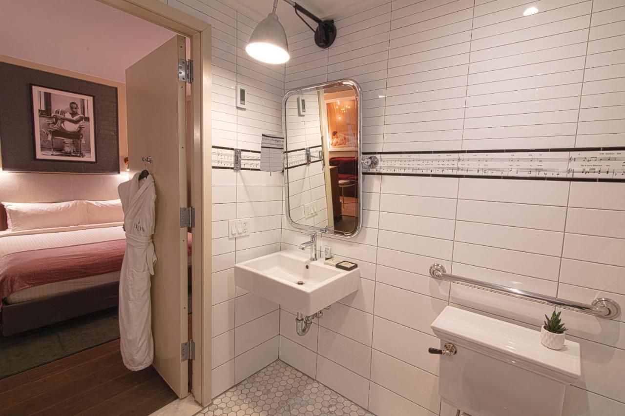 Chambre Lit Queen-Size Deluxe - Accessible aux Personnes à Mobilité Réduite