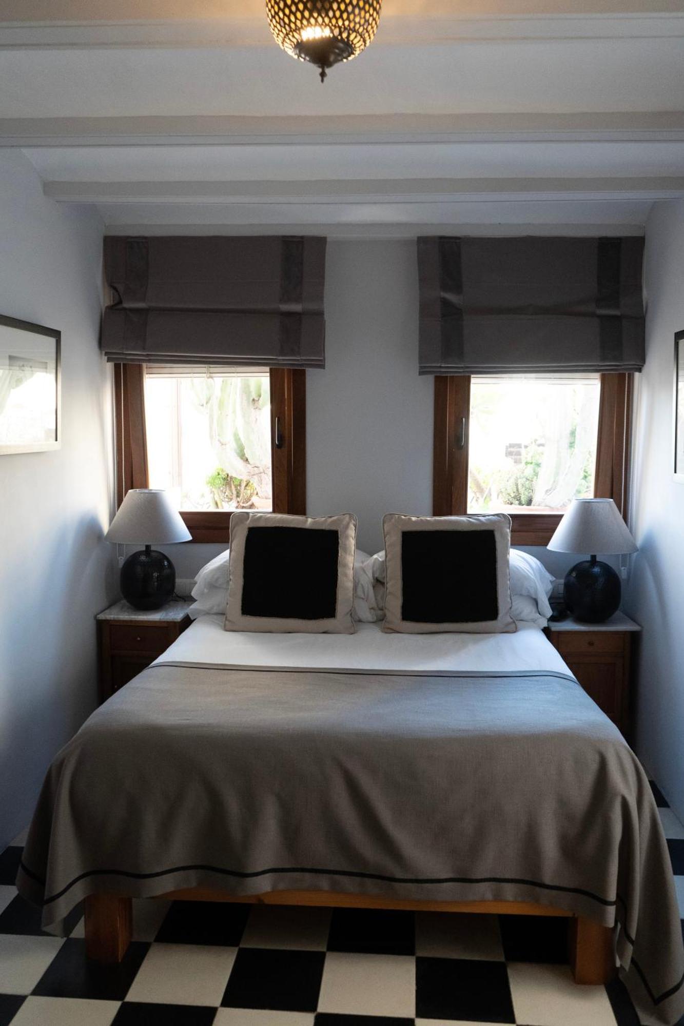 Small Double Room,1214721823:JPEG