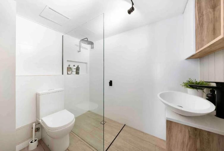 Budget Two-Bedroom Deluxe Apartment Balcony