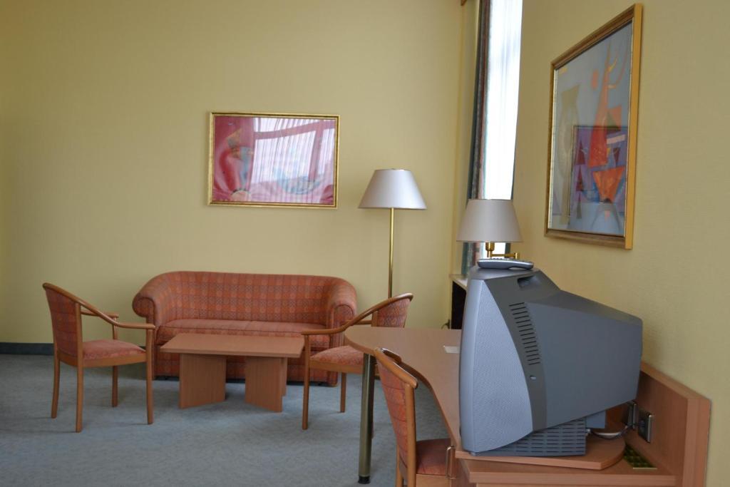 Double or Twin Room,258054189:JPEG