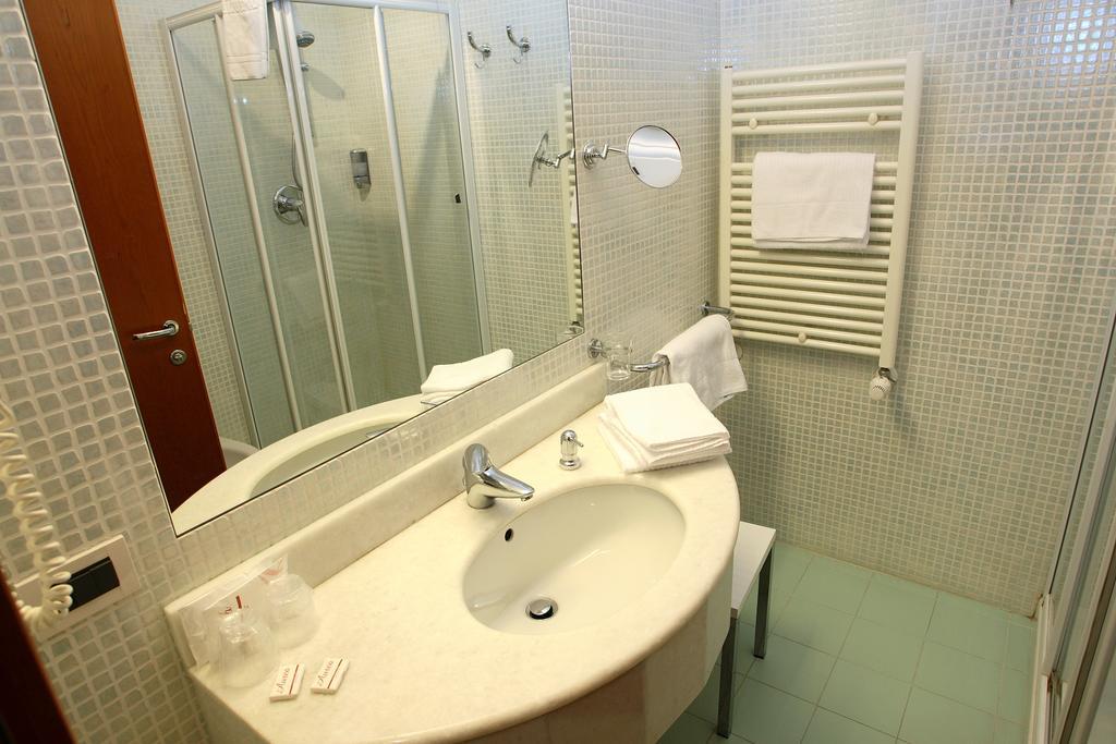 Double or Twin Room,169880016:JPEG