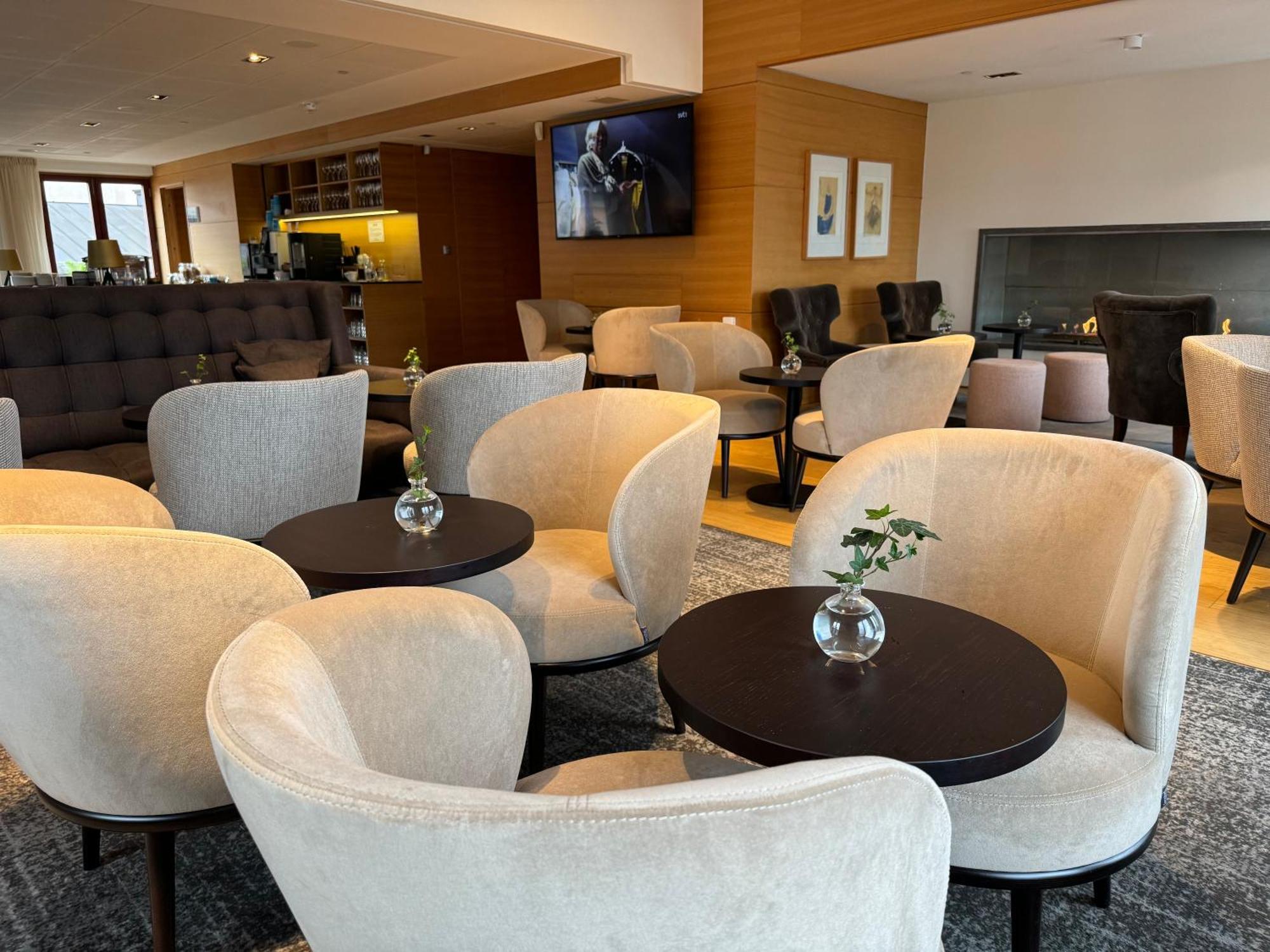 Executive Zimmer mit Kingsize-Bett und Aussicht