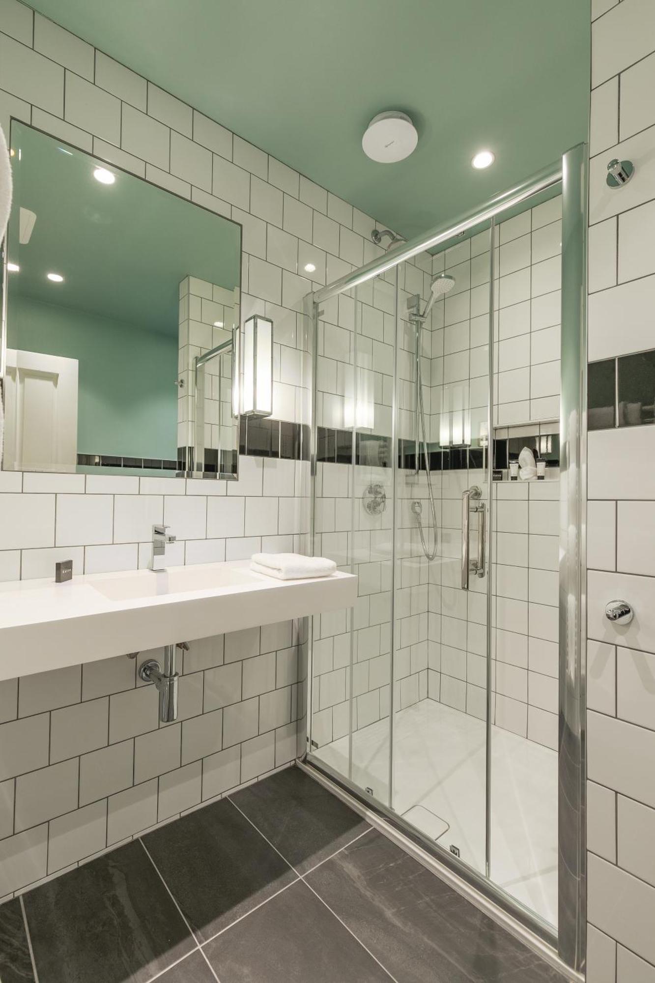 Comfort Triple Room with Shower
