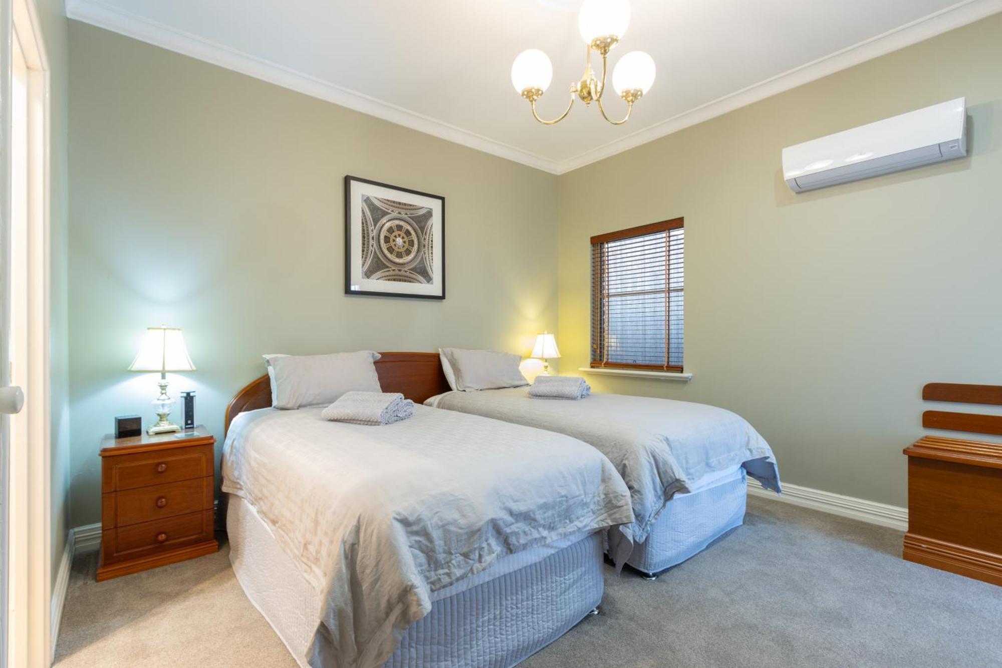 Superior King Twin Room
