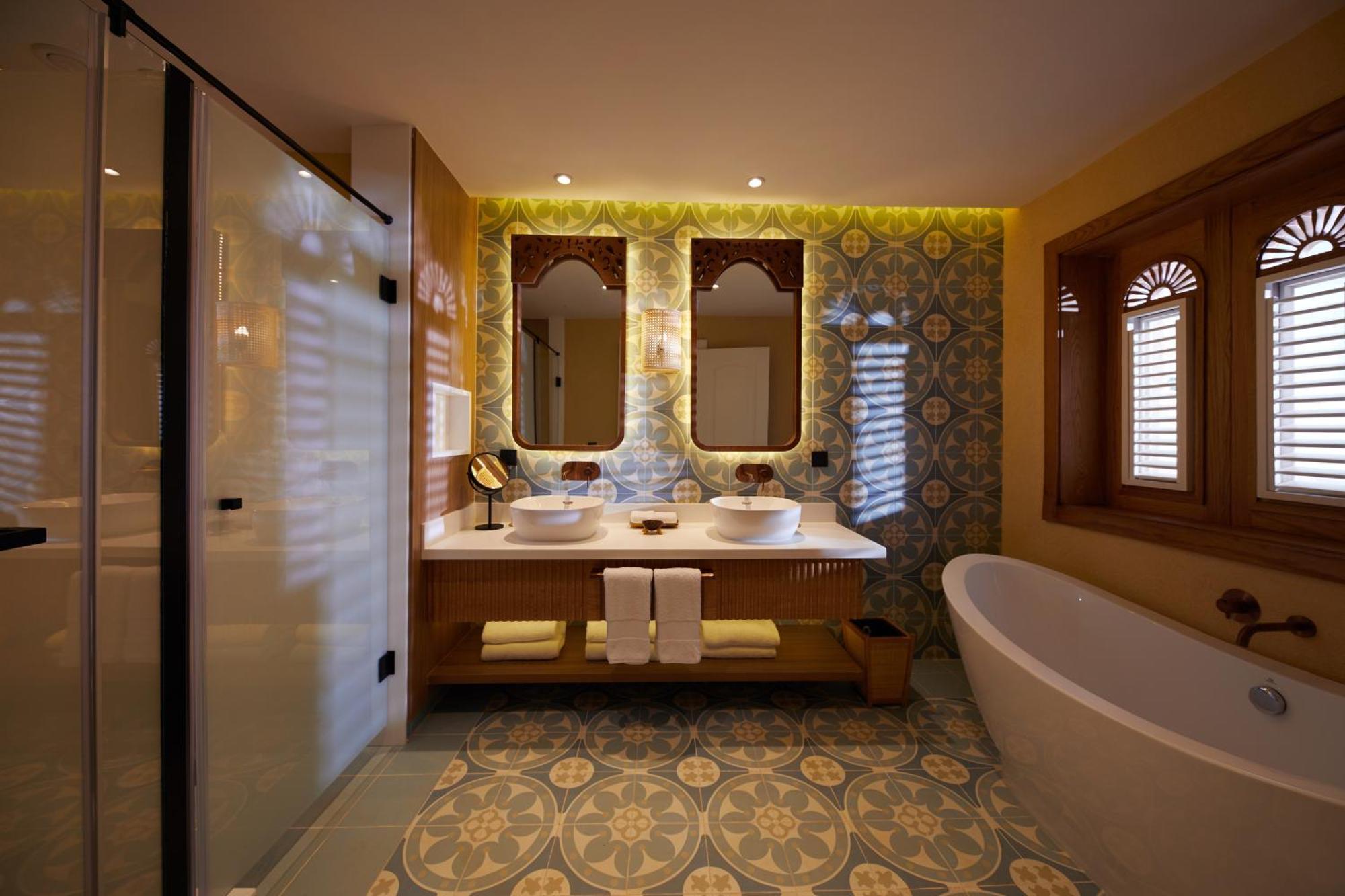 Junior Suite (1 Adult)