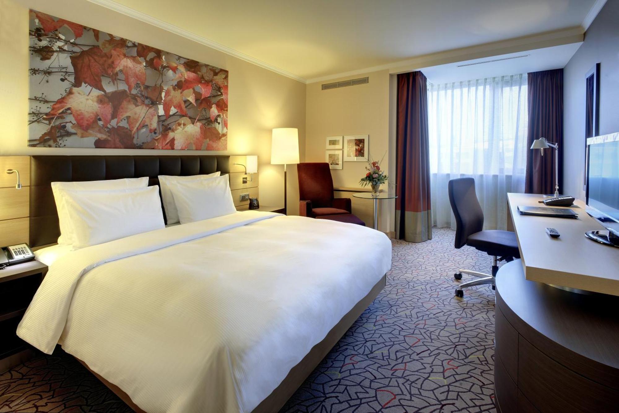 King Junior Suite - City Wing