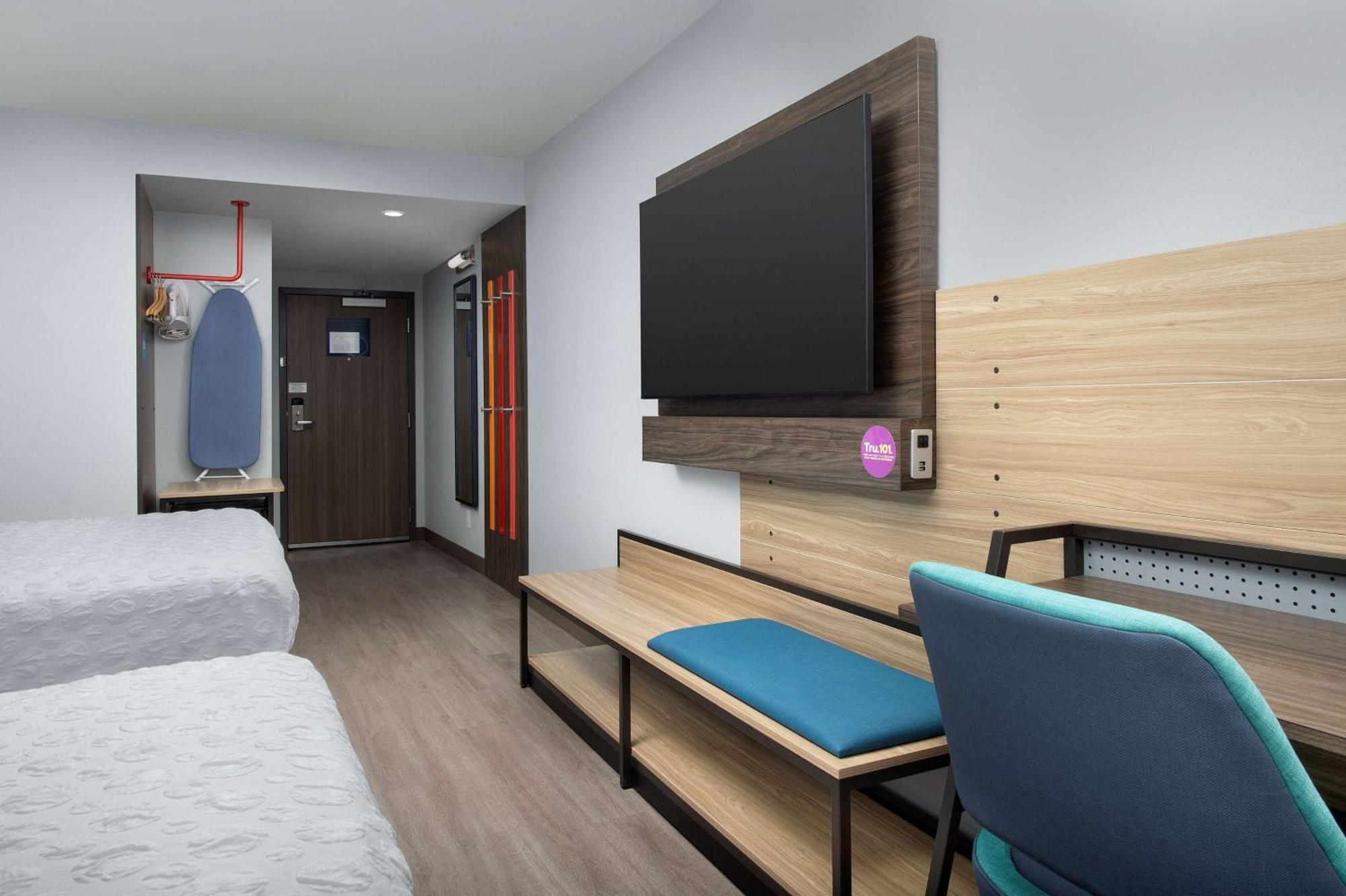 Queen Studio with Two Queen Beds - Hearing Accessible/Non-Smoking