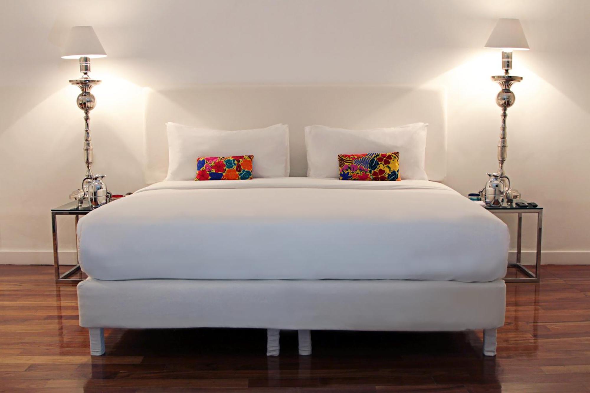 Deluxe Junior Suite,1594015109:JPEG