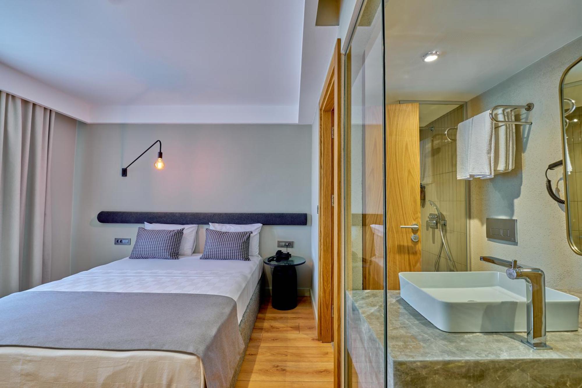Camera Familiare con Bagno Privato