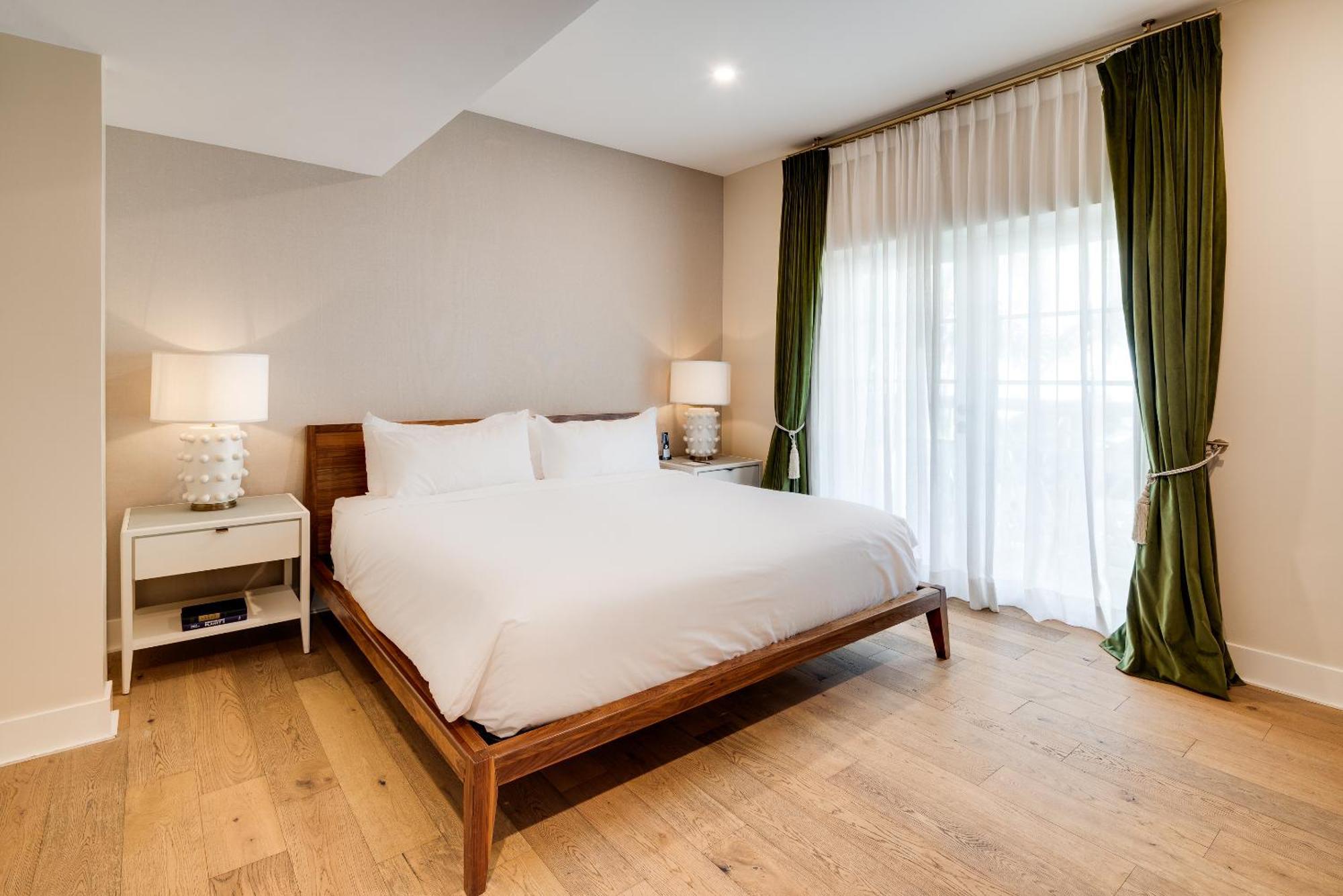 Suíte Júnior com Cama King-size e Varanda