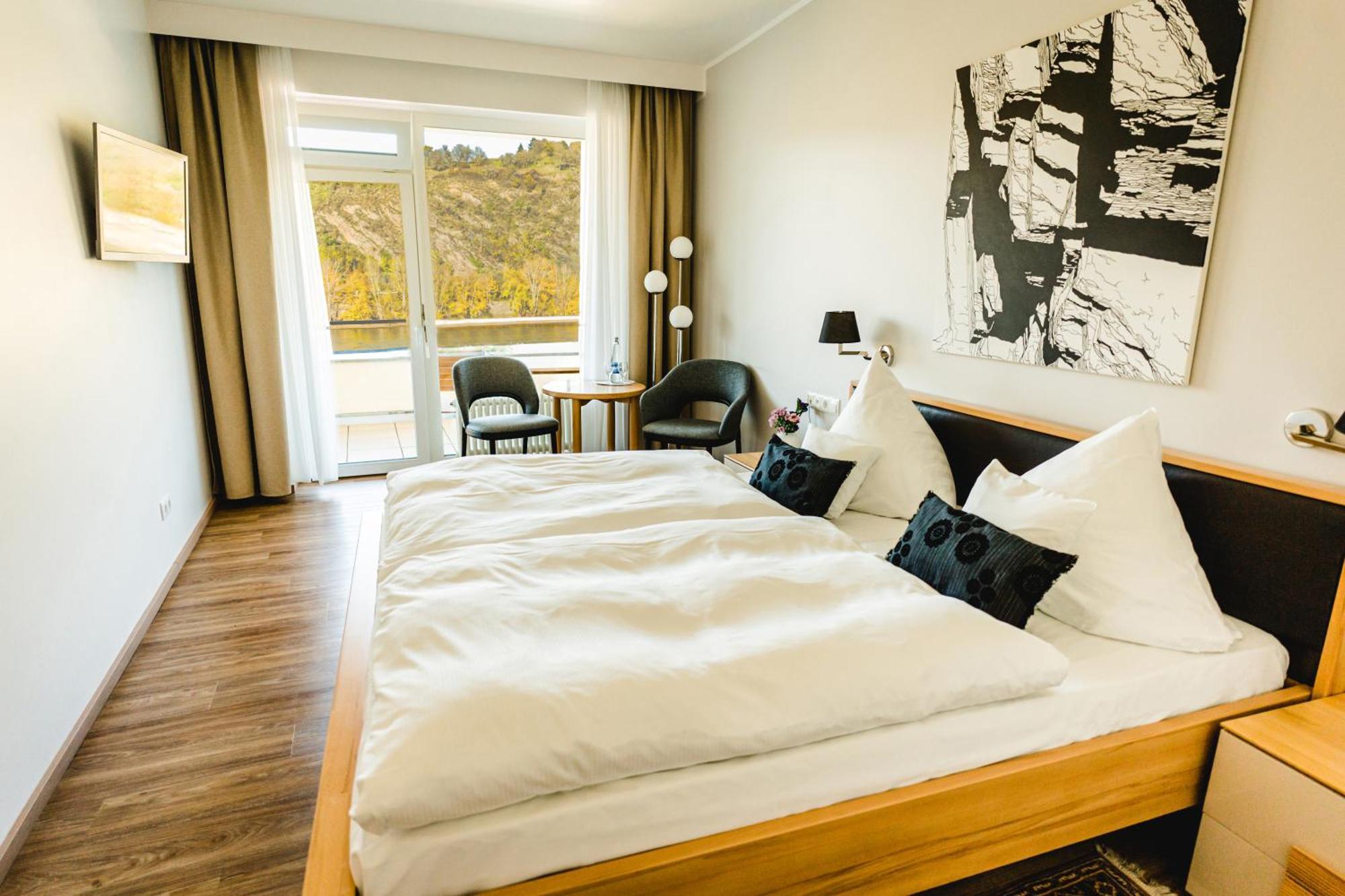 Double Room with River View and Balcony,1627201316:JPEG
