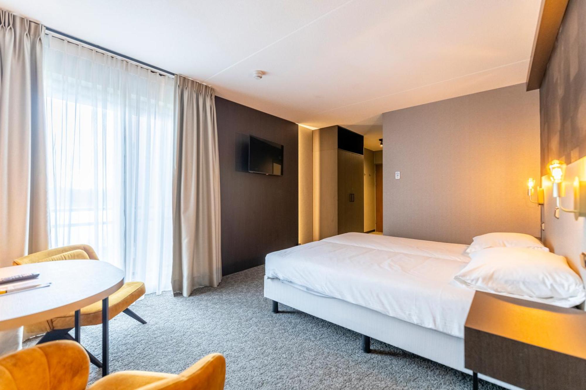 Double or Twin Room Disability Access,1628647430:JPEG