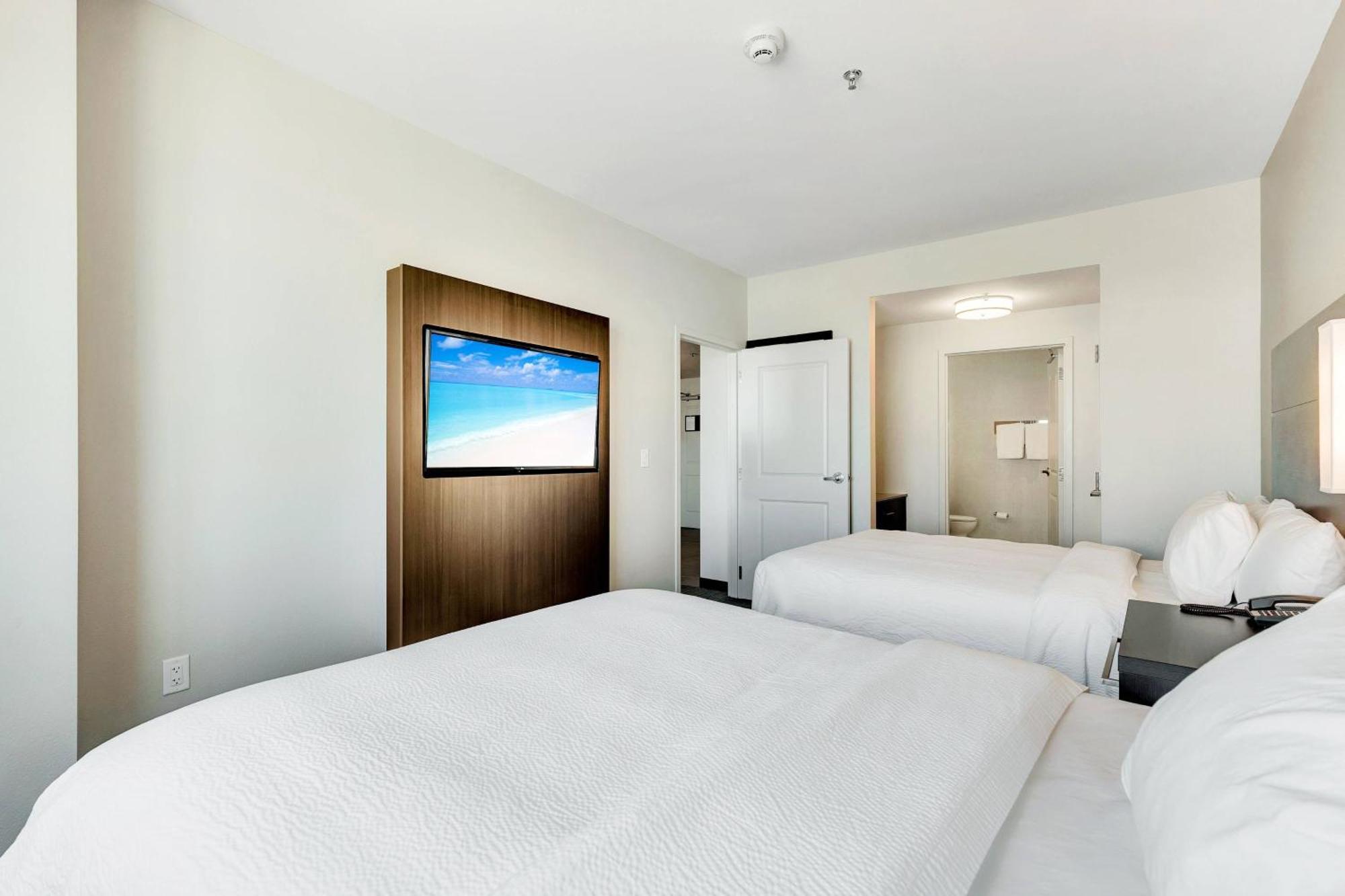 1 Bedroom Suite 2 Queen Sofa bed City view,1633059644:JPEG