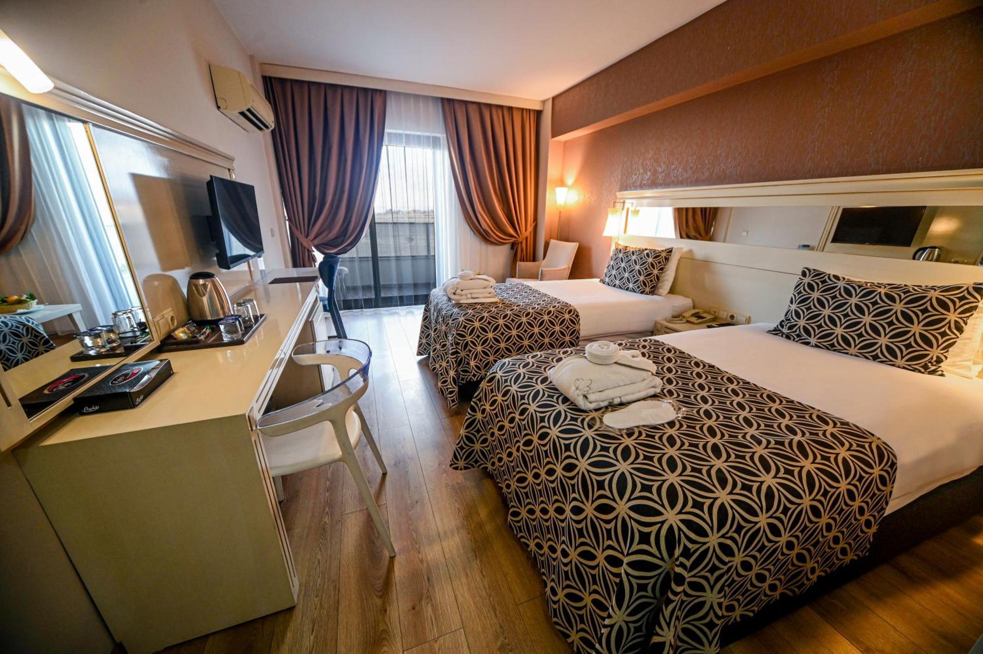 Double or Twin Room with Pool View