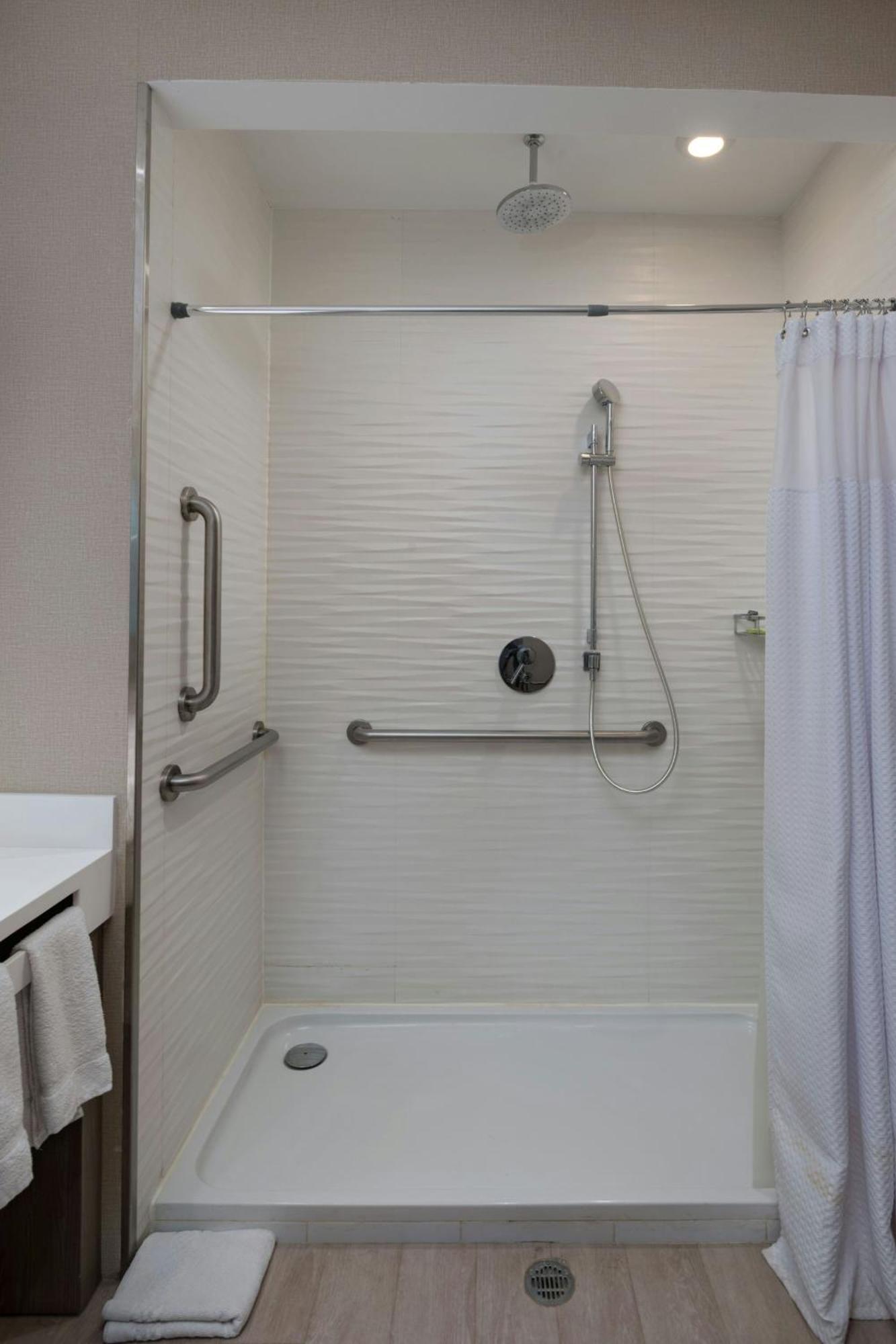 Habitación con cama extragrande